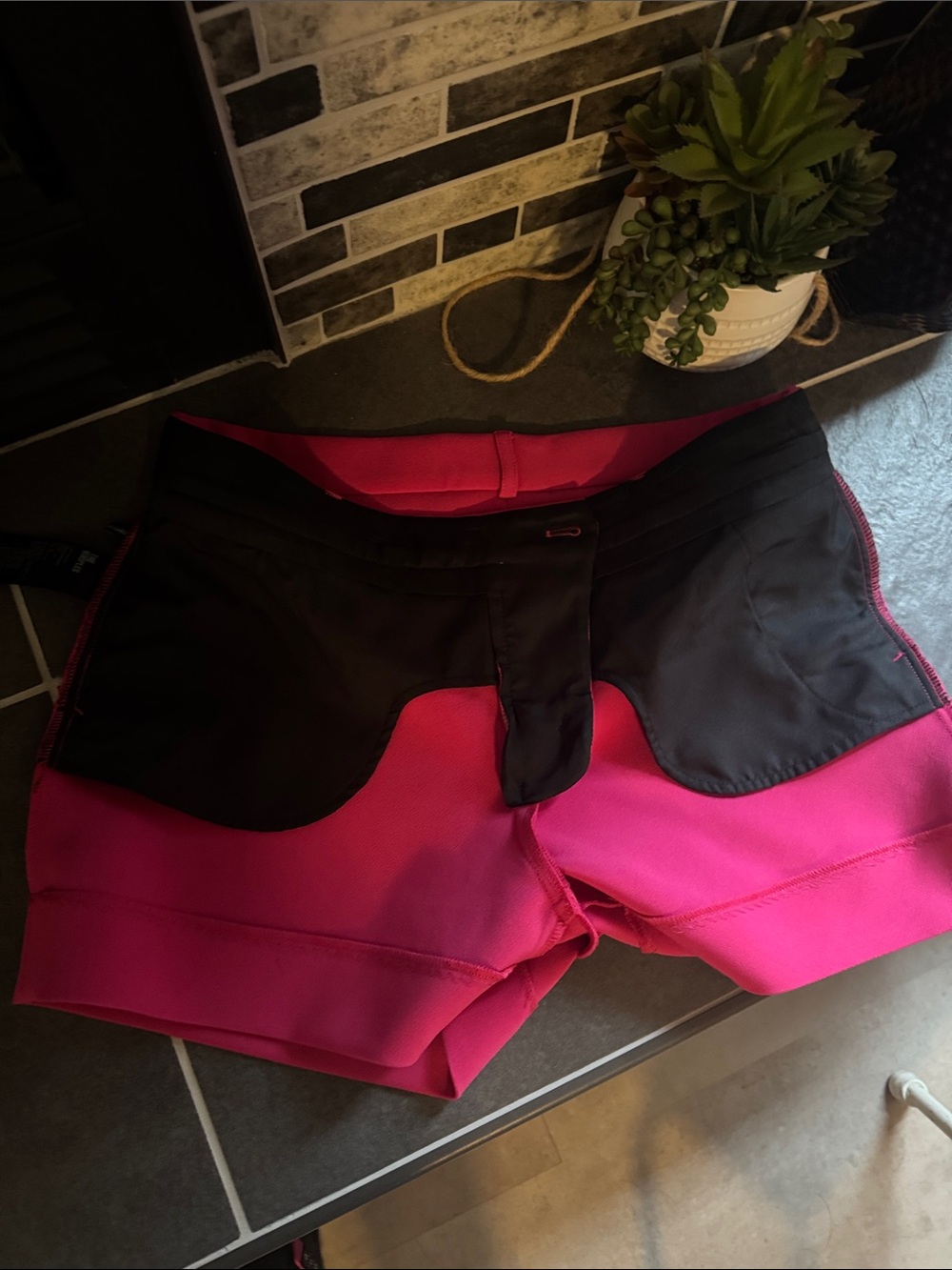 THE KOOPLES Slit Zoom Pink Shorts - French size 38 - Picture 5 of 7